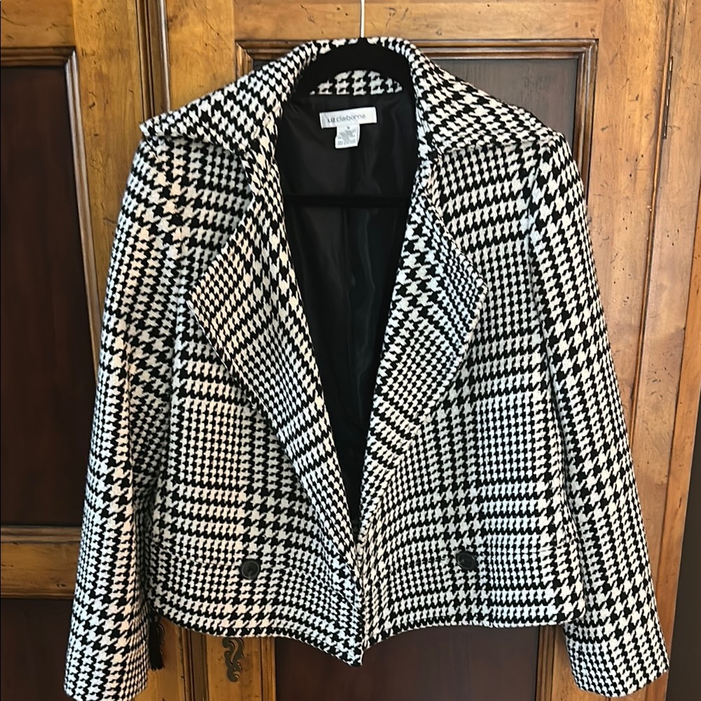 Liz Claiborne Black and White Houndstooth Cropped Blazer